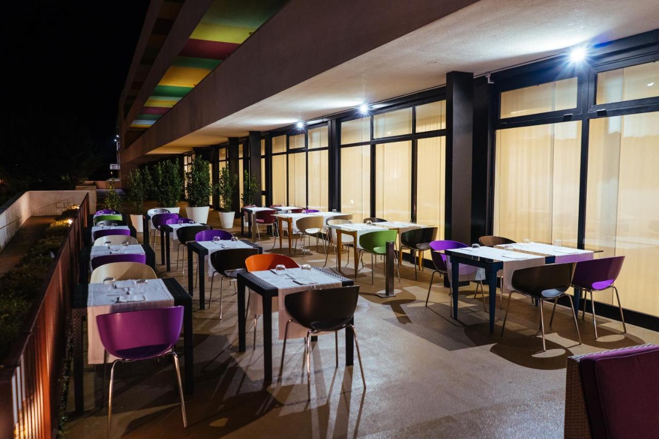 Unaway Hotel ファブロ エクステリア 写真